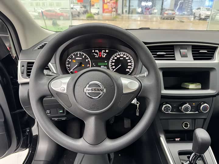 Фото 12 - Nissan Sylphy