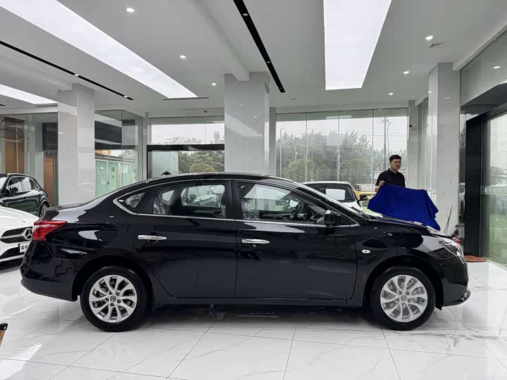 Фото 3 - Nissan Sylphy