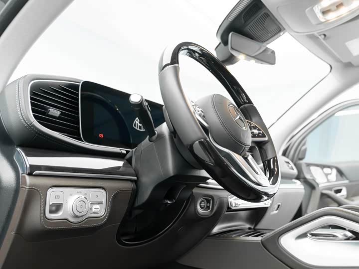 Фото 15 - Mercedes-Benz GLS-Class