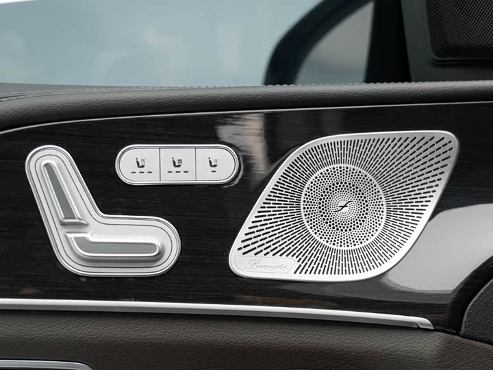 Фото 18 - Mercedes-Benz GLS-Class