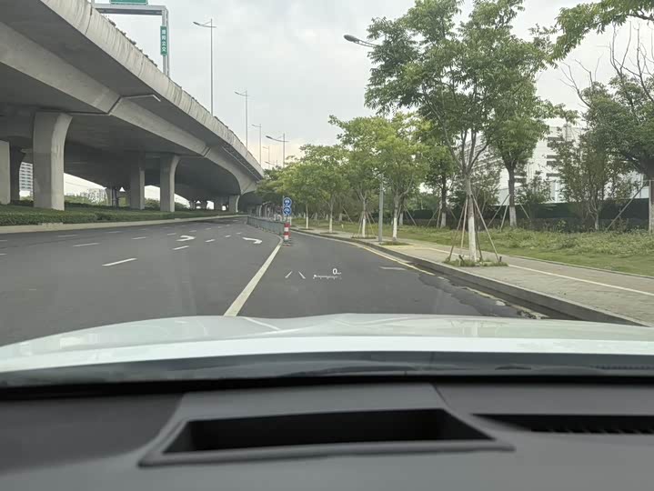 Фото 14 - Toyota Camry