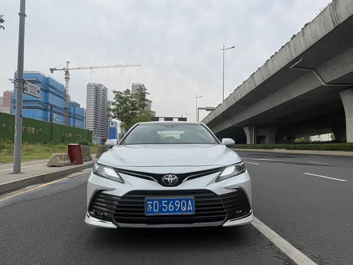 Фото 3 - Toyota Camry