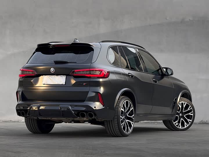 Фото 17 - BMW X5 M