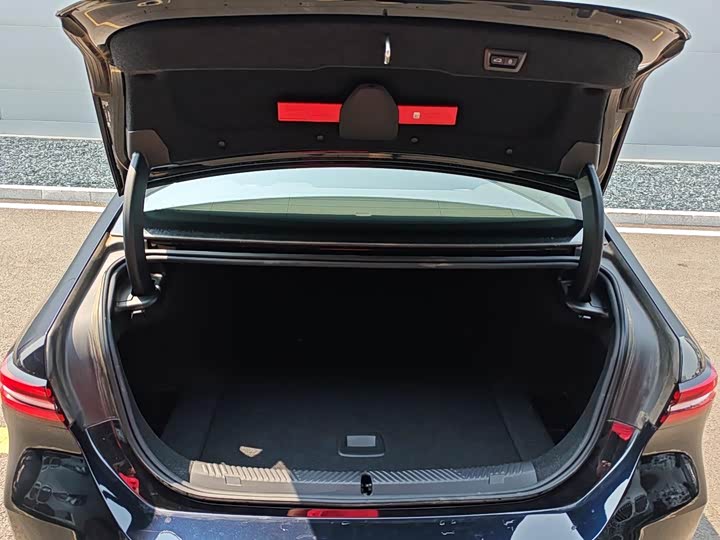 Фото 10 - BMW i5