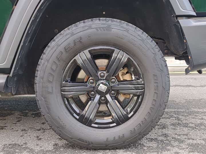 Фото 7 - Tank 300