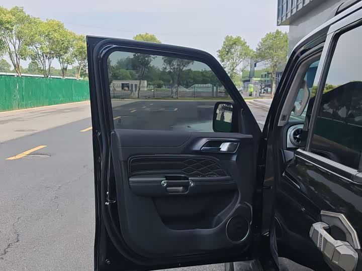 Фото 8 - Tank 300