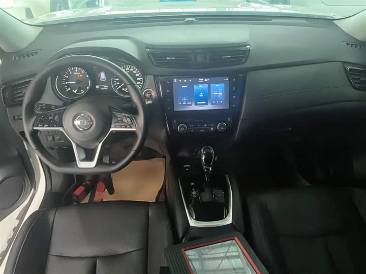 Фото 10 - Nissan X-Trail