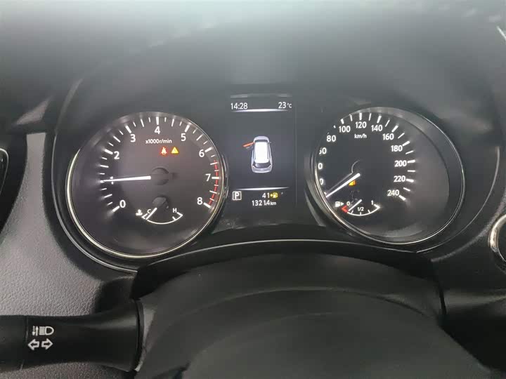 Фото 12 - Nissan X-Trail