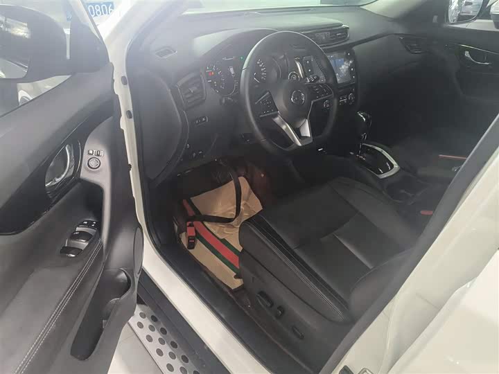 Фото 16 - Nissan X-Trail