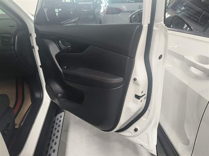 Фото 26 - Nissan X-Trail