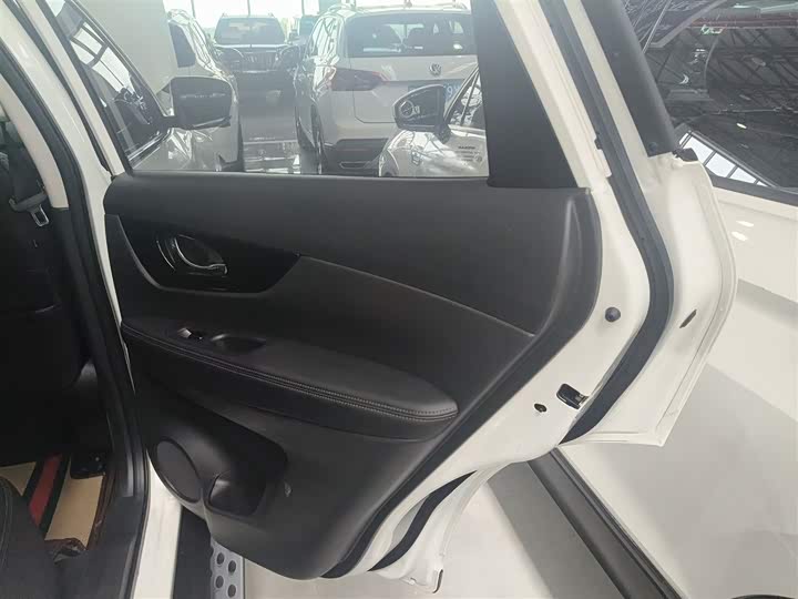 Фото 27 - Nissan X-Trail