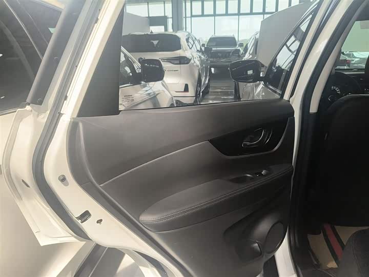 Фото 29 - Nissan X-Trail