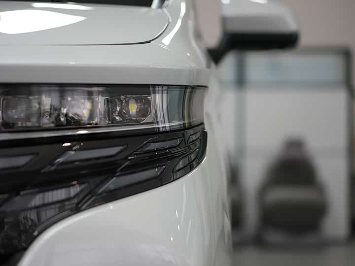 Фото 21 - Toyota Alphard