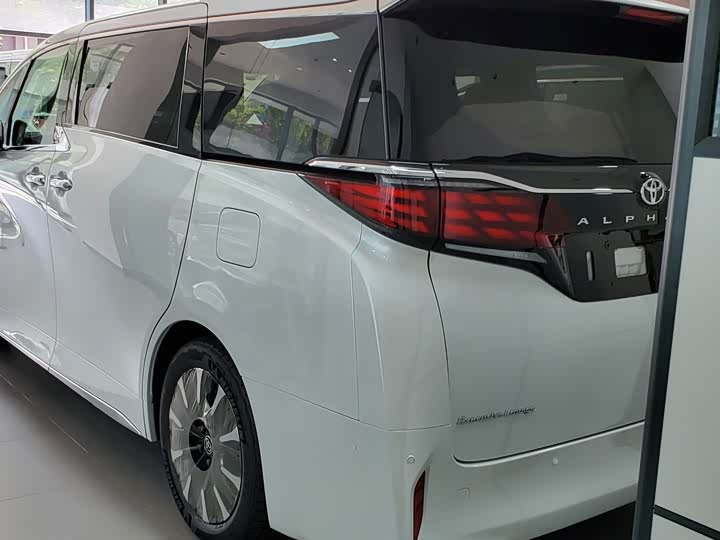 Фото 4 - Toyota Alphard