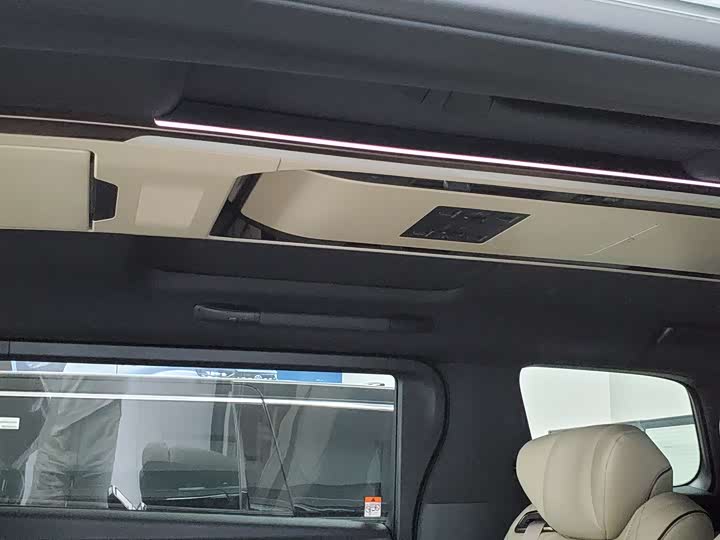 Фото 7 - Toyota Alphard