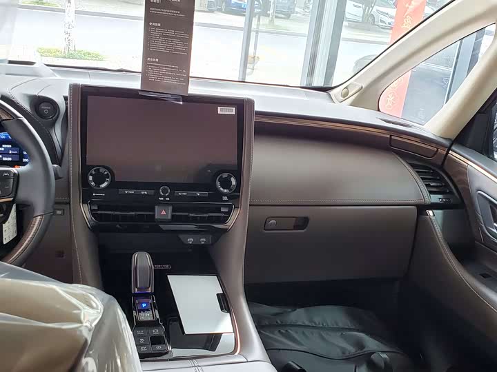 Фото 9 - Toyota Alphard