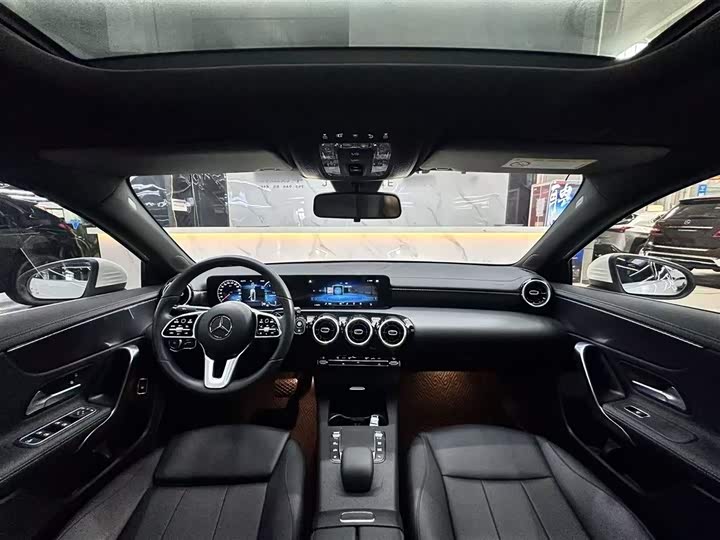 Фото 16 - Mercedes-Benz A-Class