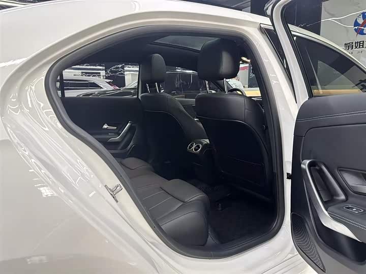 Фото 21 - Mercedes-Benz A-Class