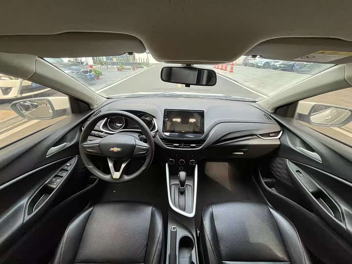 Фото 9 - Chevrolet Onix (Cavalier)