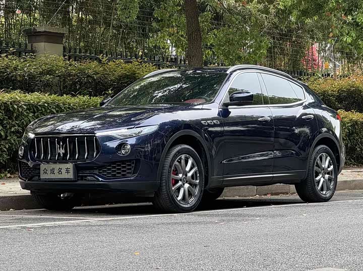 Фото 1 - Maserati Levante