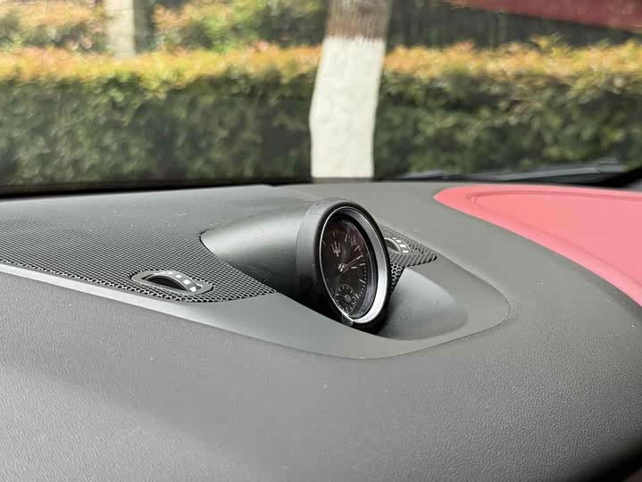 Фото 12 - Maserati Levante