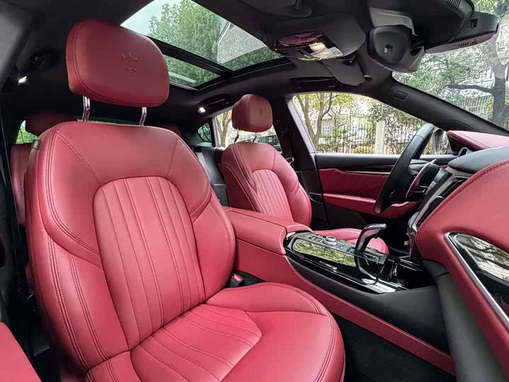 Фото 14 - Maserati Levante