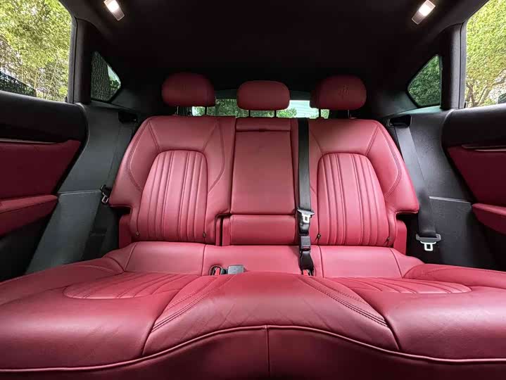 Фото 16 - Maserati Levante