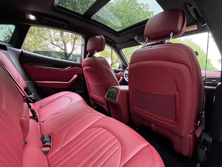 Фото 18 - Maserati Levante