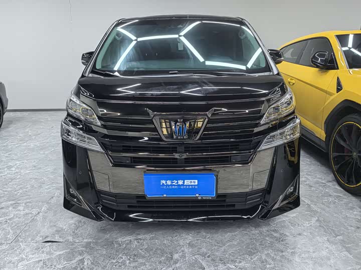 Фото 3 - Toyota Vellfire