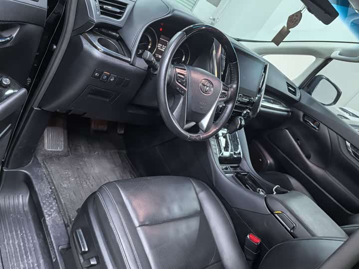 Фото 6 - Toyota Vellfire