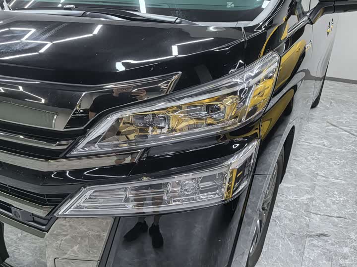 Фото 7 - Toyota Vellfire