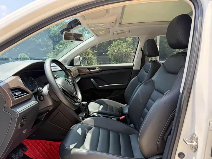 Фото 5 - Volkswagen Tharu