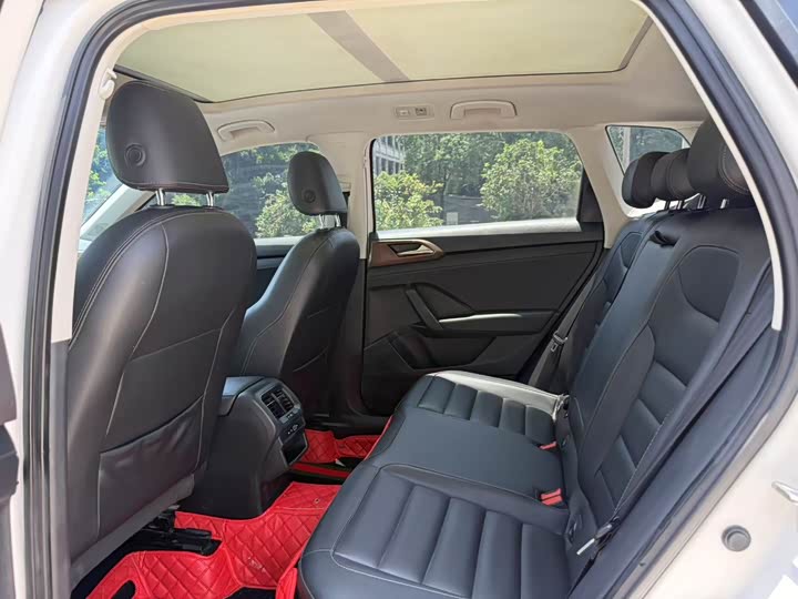 Фото 6 - Volkswagen Tharu