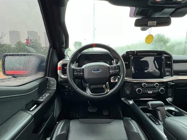 Фото 10 - Ford F-150 Raptor