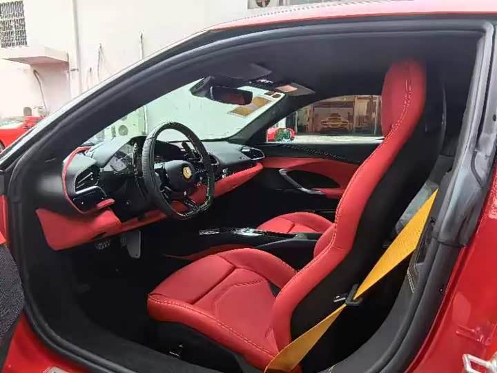 Фото 3 - Ferrari 296