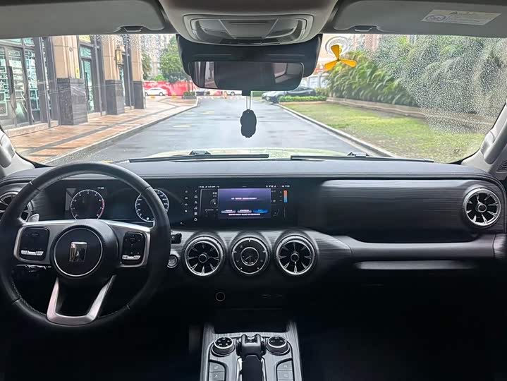 Фото 8 - Tank 300