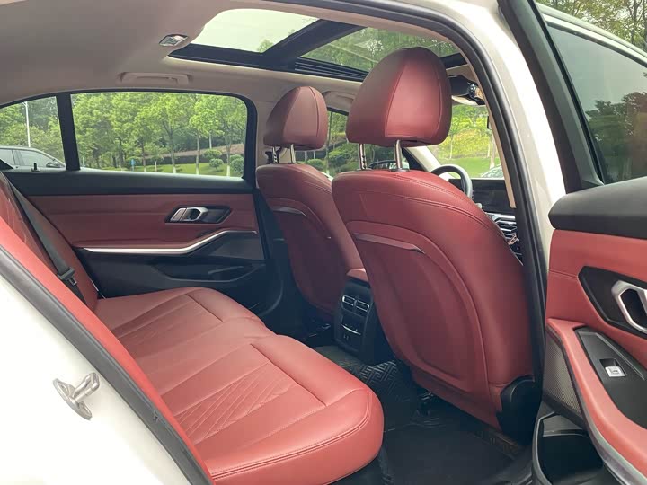 Фото 15 - BMW 3 Series