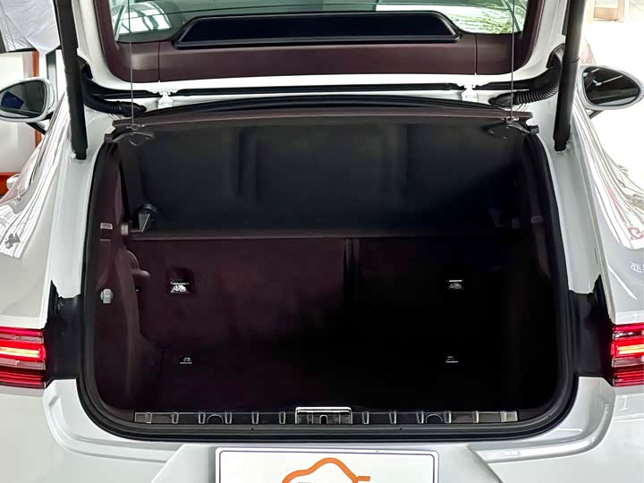 Фото 7 - Porsche Panamera