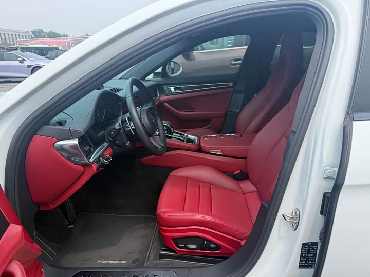 Фото 8 - Porsche Panamera