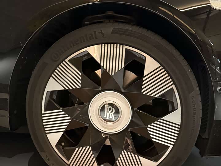 Photo 11 - Rolls-Royce Phantom