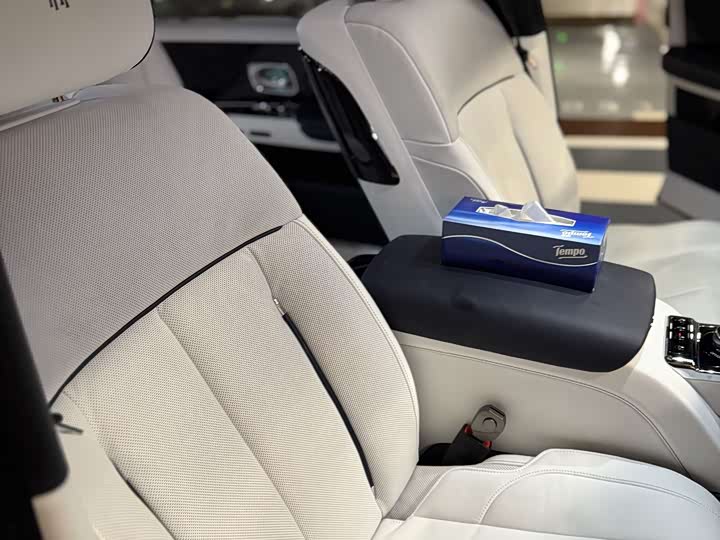 Photo 6 - Rolls-Royce Phantom