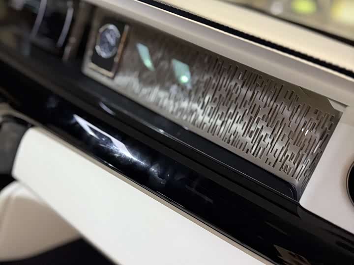 Photo 8 - Rolls-Royce Phantom