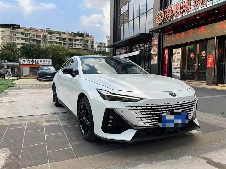 Фото 3 - Changan UNI-V