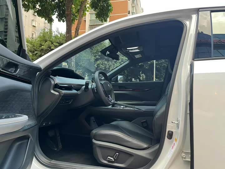 Фото 4 - Changan UNI-V