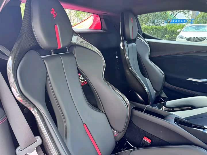 Фото 3 - Ferrari 296