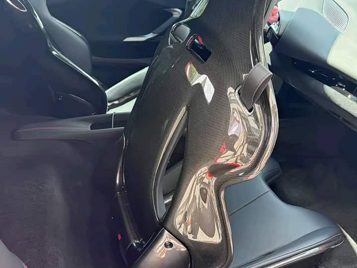 Фото 4 - Ferrari 296