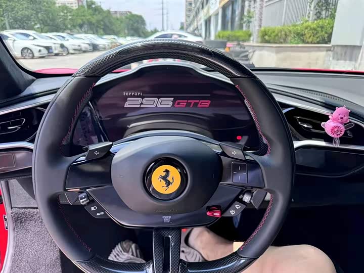 Фото 6 - Ferrari 296