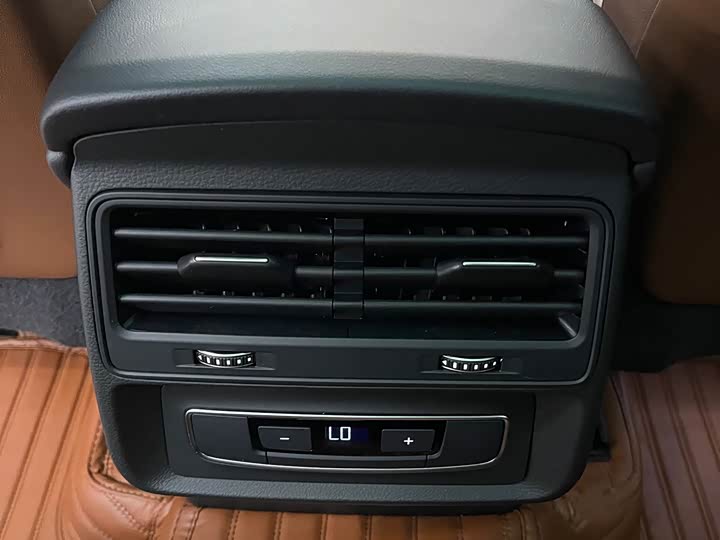 Фото 5 - Audi Q7