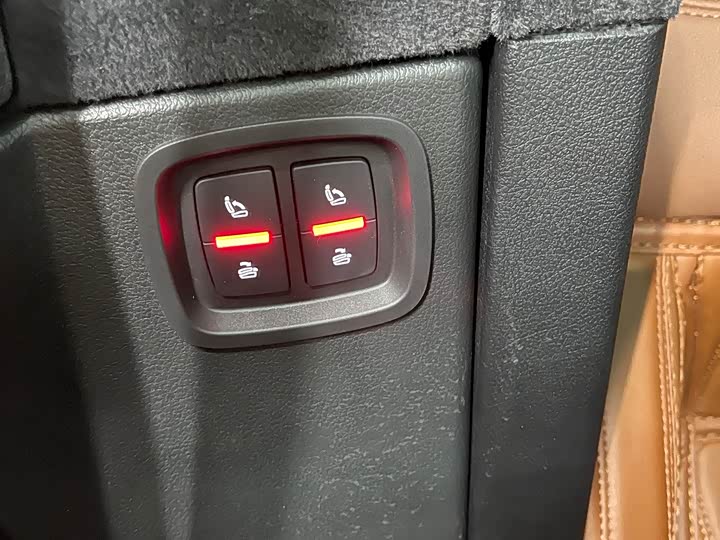 Фото 6 - Audi Q7