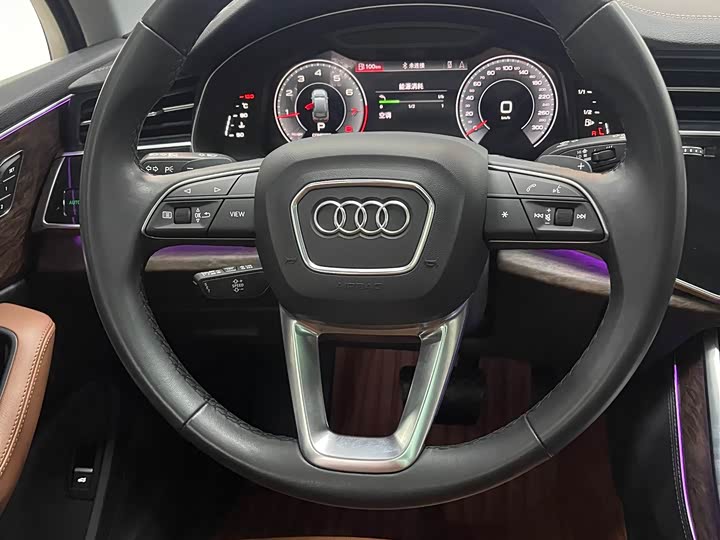 Фото 8 - Audi Q7